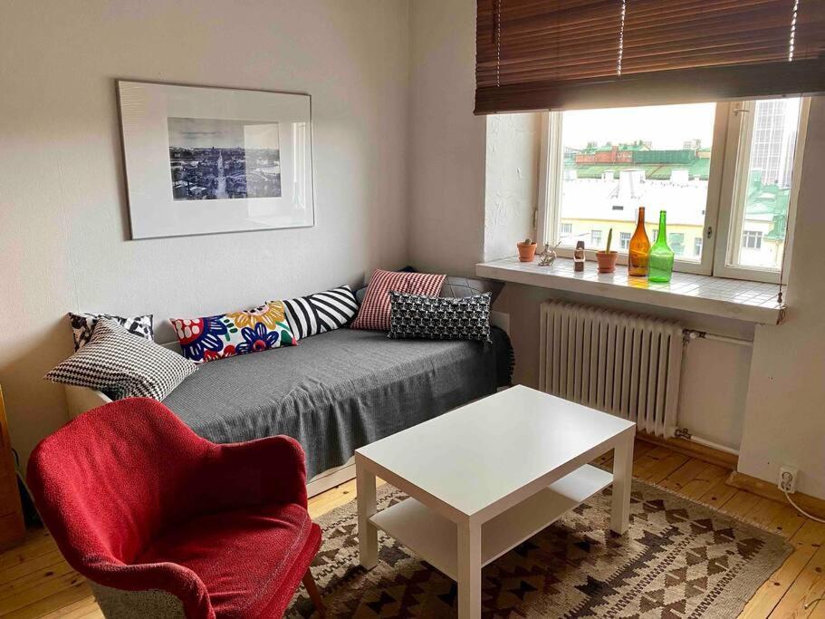 Studio Apartment, View Over The Roofs For The Sunrise Helsinki Exterior photo