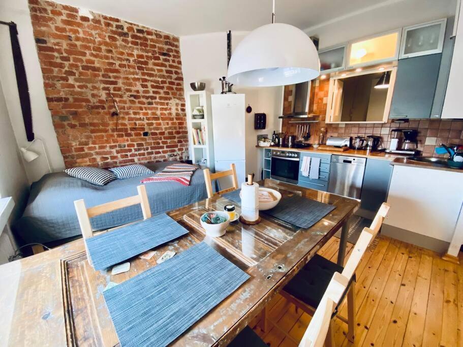 Studio Apartment, View Over The Roofs For The Sunrise Helsinki Exterior photo